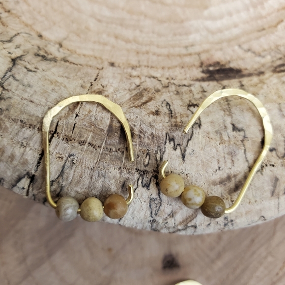 Handmade hammered semi-precious jasper modern minimalist boho earrings. 1 pair - Picture 2 of 14